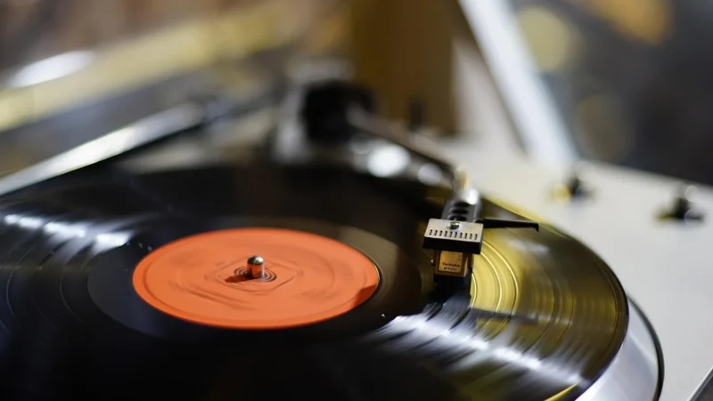 Hudobné albumy: Od analógových k digitálnym trendom