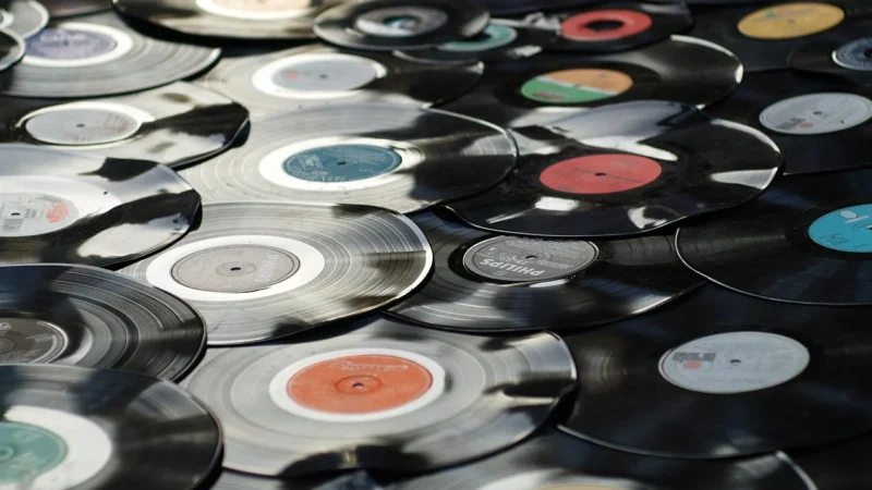Nové albumy, ktoré ovládli hudobné rebríčky